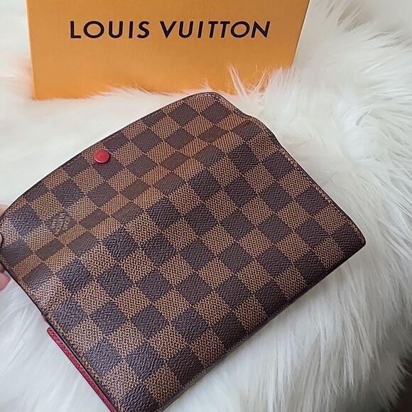 💯 Authentic Louis Vuitton Damier Ebene Sarah Wallet🍀 - Picture 5 of 13